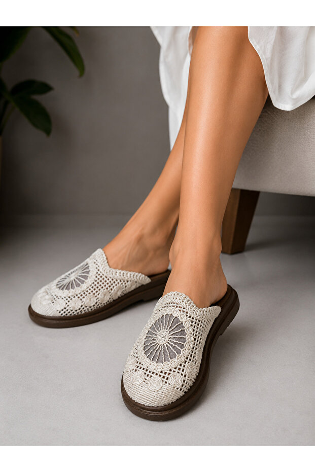 Trendy Women's Lace Figured Closed Front Comfortable Comfort Sole Slippers