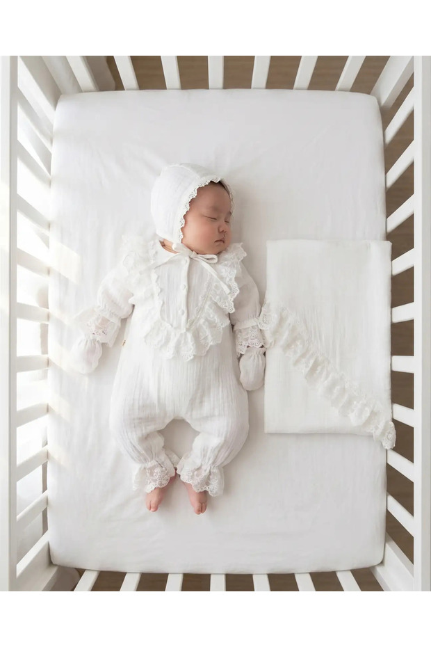 4-Layer Muslin Button Detailed Lace 4-Piece Hospital Discharge Set 100% Cotton Newborn Baby Girl