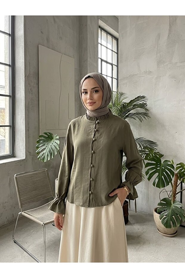 بلوزة بياقة مكشكشة وأكمام طويلة - كاكي