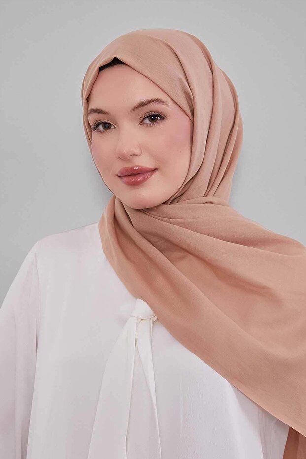 شال تينسل مسطح بلون تان فاتح