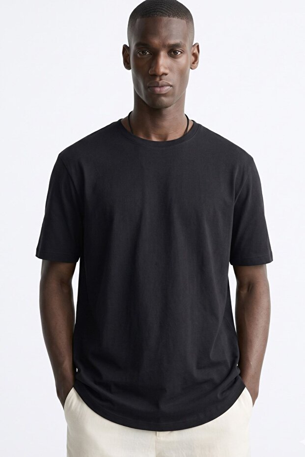 Men's Oval Cut T-Shirt - Black