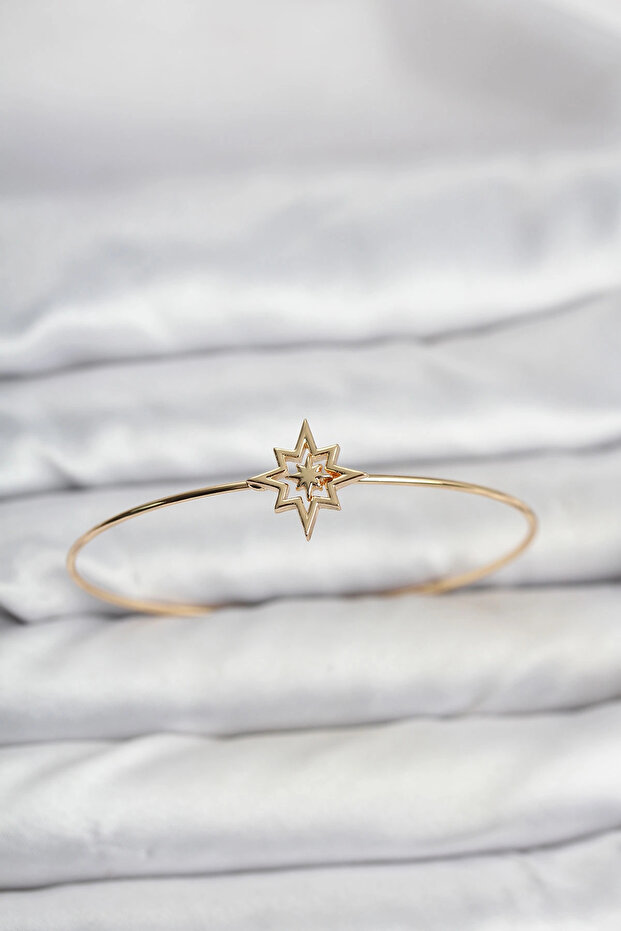 Polar Star Model Gold Color Bracelet