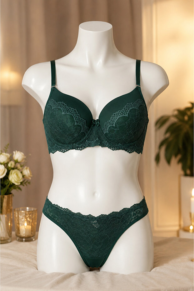 Lace Detailed Underwire Non-Padded Bra Set
