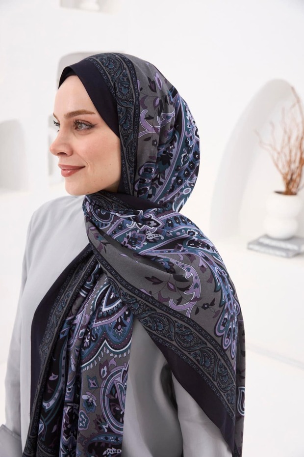 Petra Nazende Patterned Shawl - Smoked Lilac