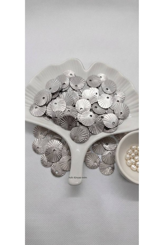 20 Grams 20 mm Antique Patterned Sequins 1St Quality Pearlescent Guipure Jewelry Fabric Bandana Mesh Beanie Bag Decoration Sequin Plastic Sequin Beads -Color: Shiny Metallic Gray