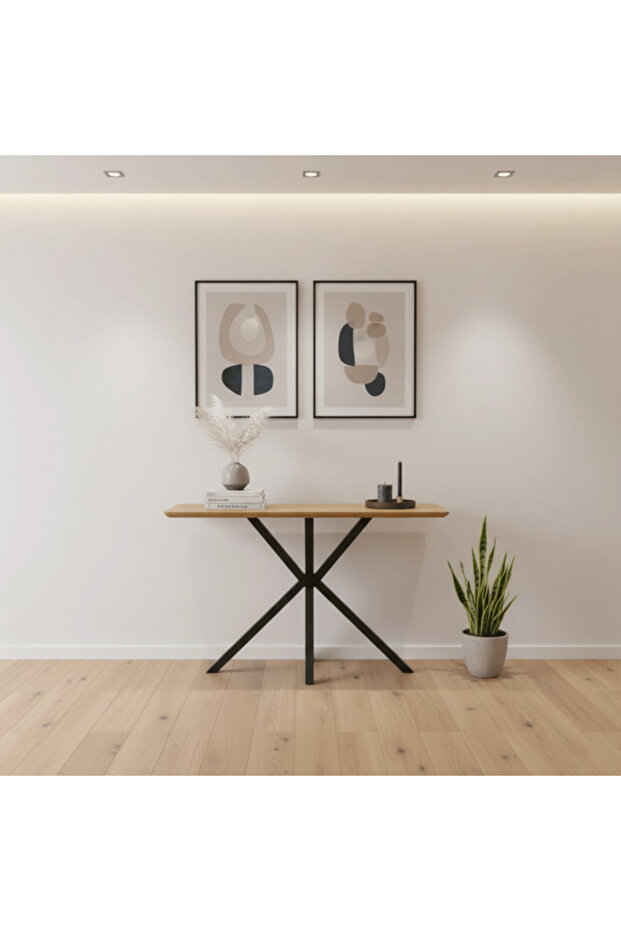 كونسول مدخل مودرن بأساس معدني وتصميم هندسي راقٍ