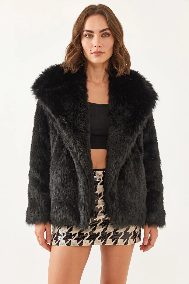 Women's Collared Lined Fur Jacket Black