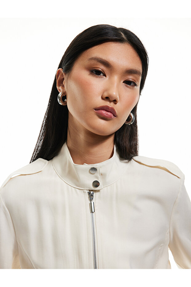 Viscose Long Sleeve Pocket Zippered Stand Collar Short Trench Coat