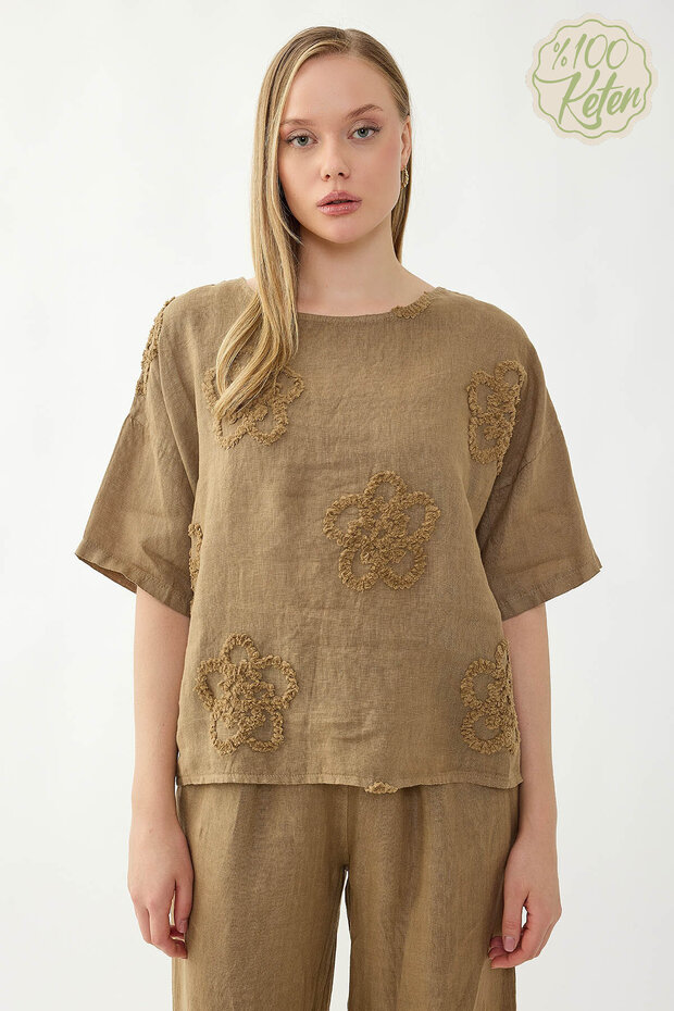 100% Linen Floral Motif Short Sleeve Blouse