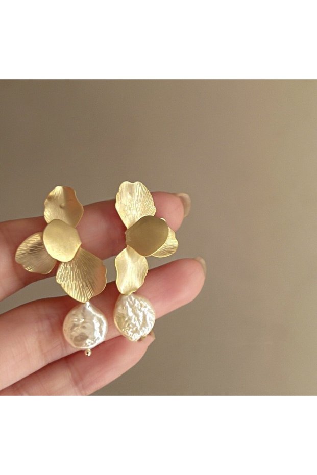 Gold Elegant Natural Freshwater Pearls Earrings For Women Vintage Golden Petals Flower Drop Earring