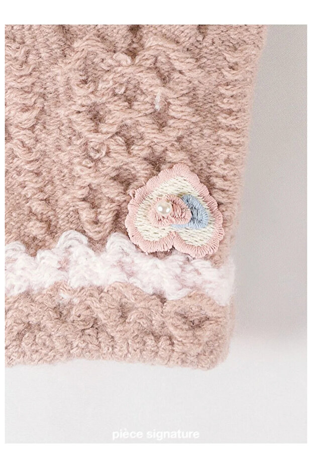 100% Acrylic Children's Gloves with Accessories (Age 3-6)