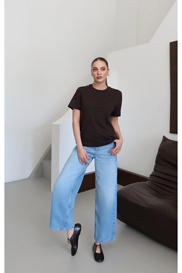 Crew Neck Basic T-Shirt Brown
