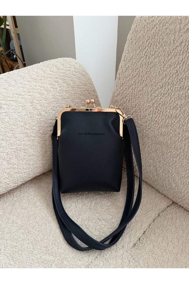 Zippered Scholarship Crossbody and Shoulder Women's Bag