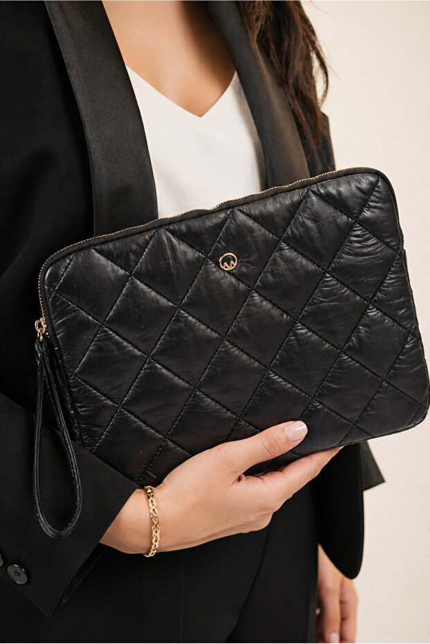 Black Unisex Quilted Laptop Bag 13-14 Inch Compatible Daily Stylish Hand Carrying Organizer Case
