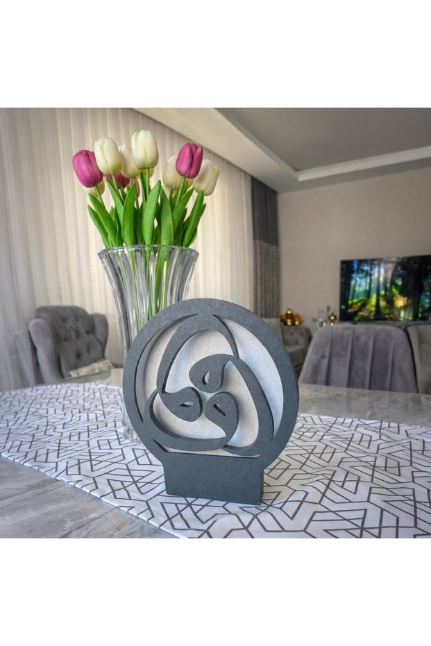 3 Vav, Modesty and Devotion Symbol Table Lamp