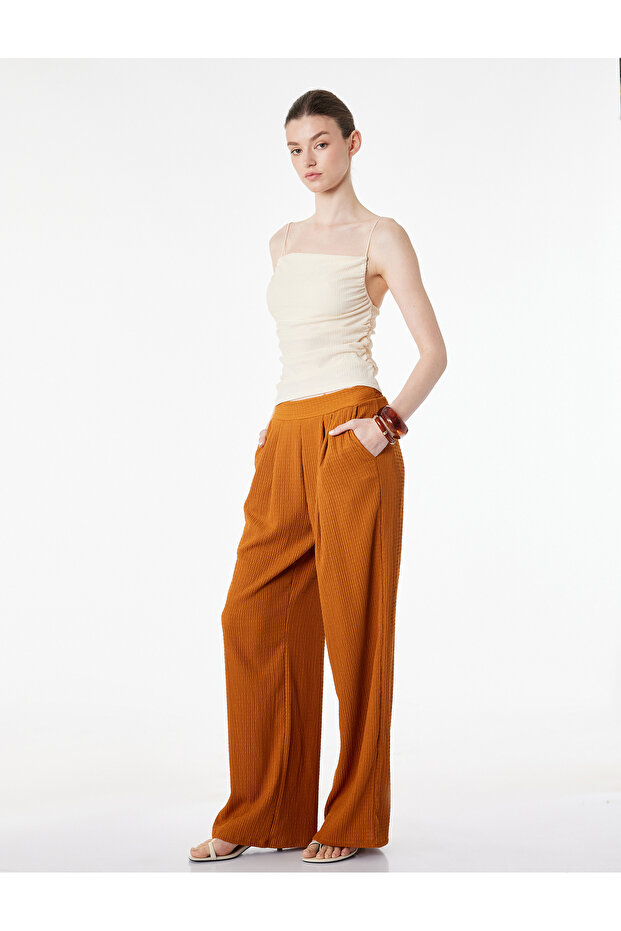Textured Fabric Wide-Leg Trousers with Pleated Detail and Pockets