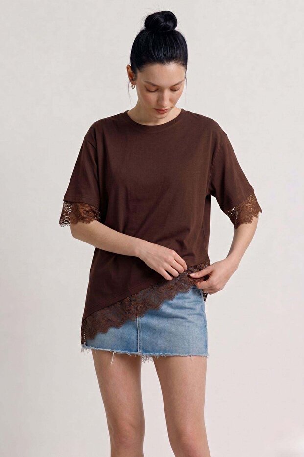 Asymmetrical Cut Lace Detailed T-Shirt Brown