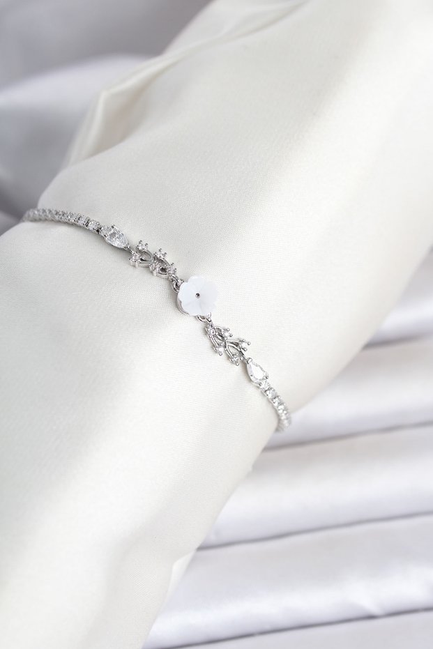 Brass Silver Color Flower Model Waterway Women's Bracelet