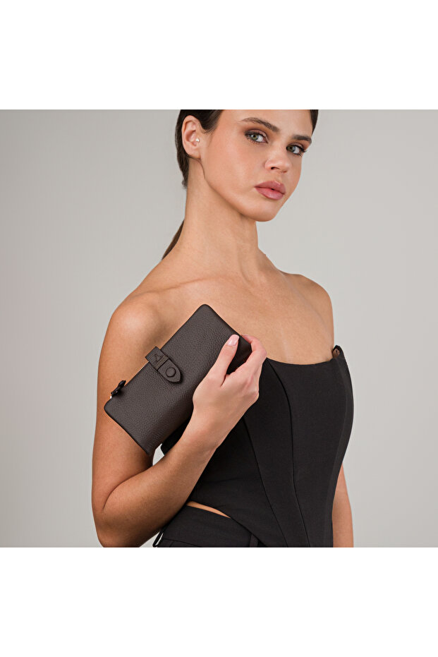 Women's Genuine Leather Wallet with Multiple Compartments and Plenty of Card Holders