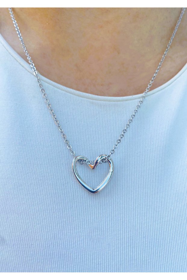 Minimal Heart Figured Women's Necklace Silver Color Stylish Design