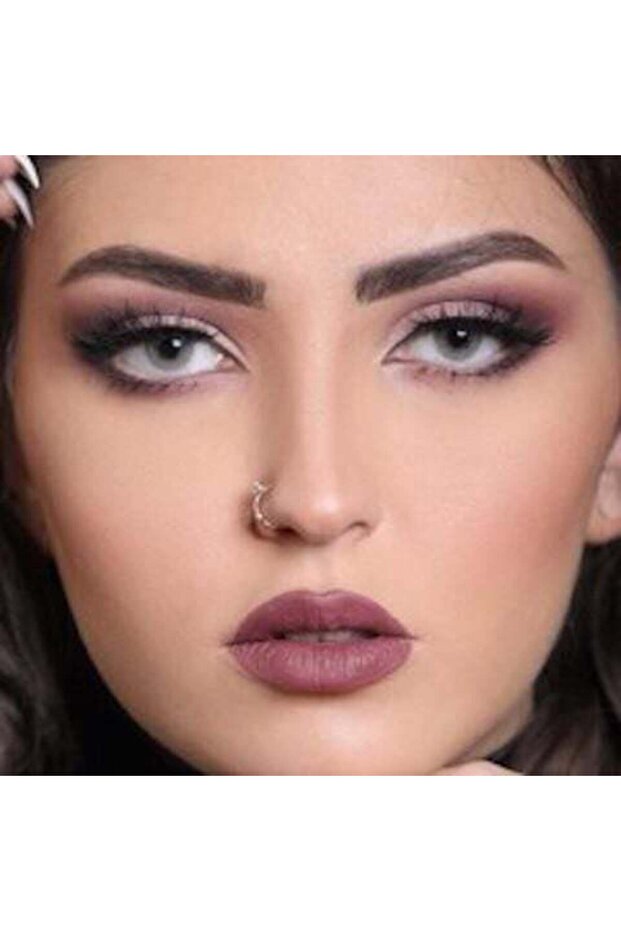 عدسات لاصقة ملونة سنووي