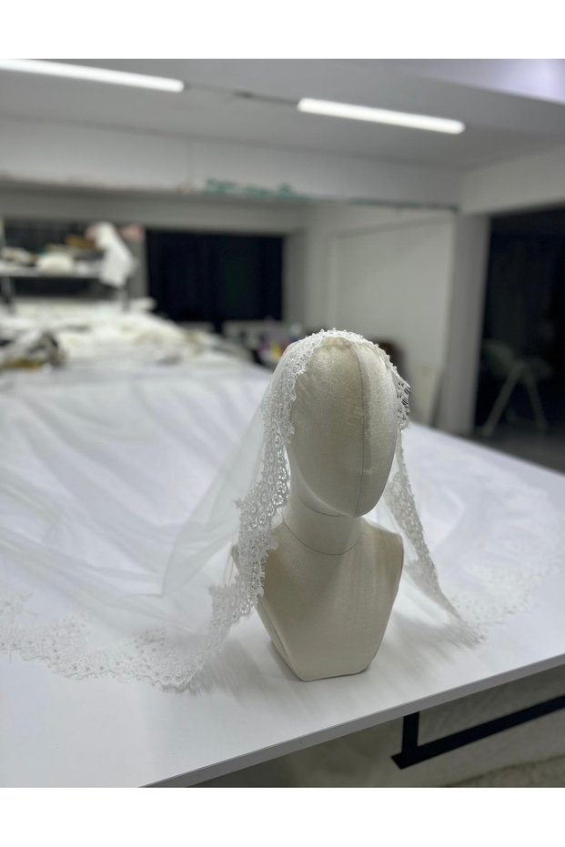 French Coupon Bridal Veil