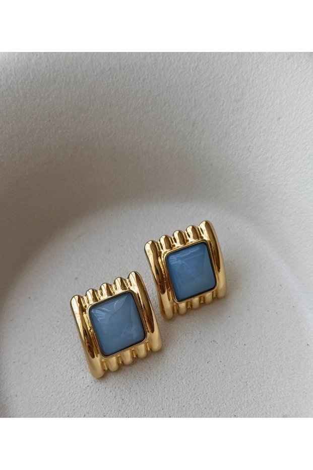 Special series bone detail square design gold earrings