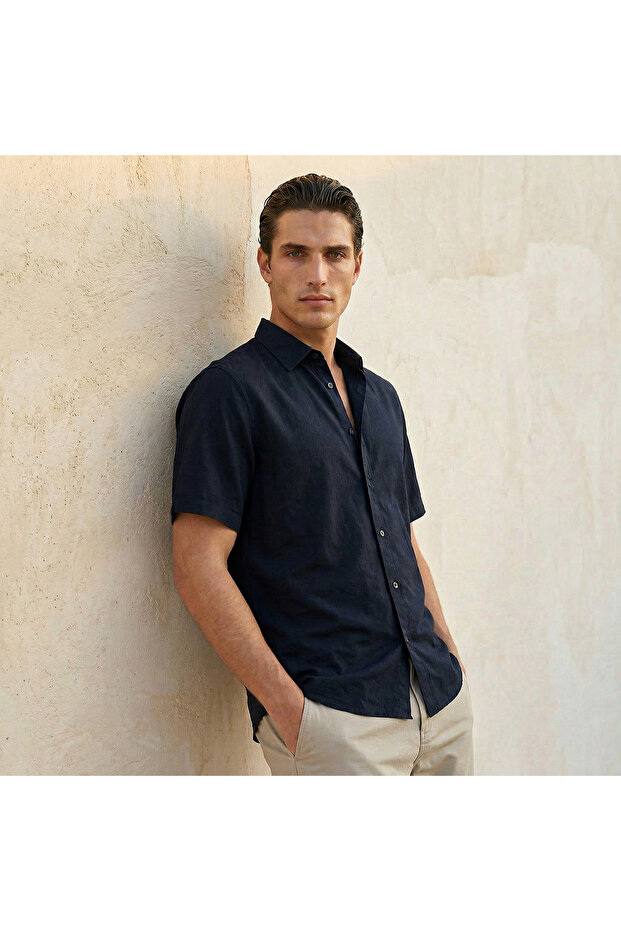 Men Regular Fit Collared Crinkle Textured Short Sleeves Shirt