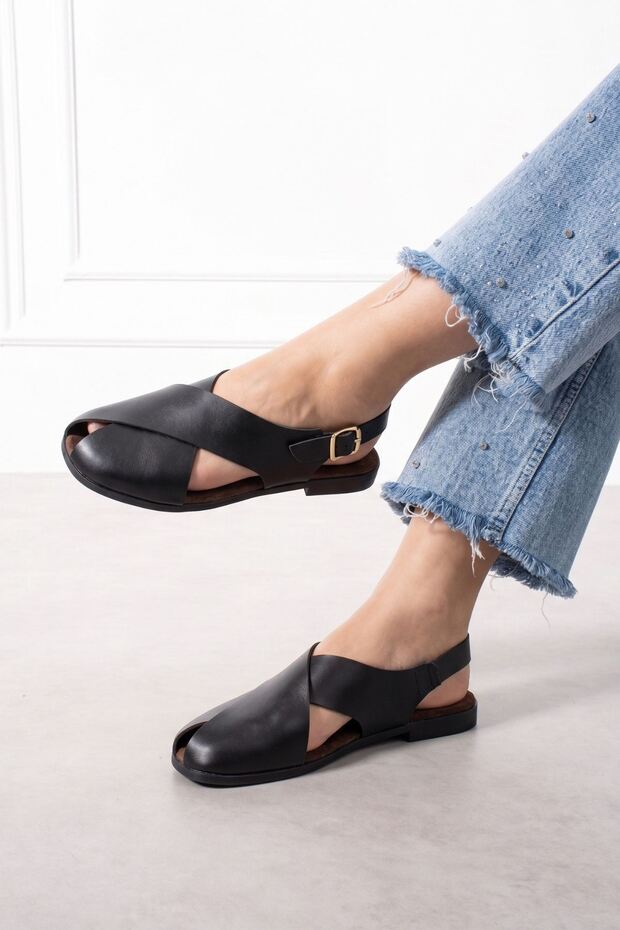 Vieste Black Cross-Strapped Gold Buckle Women's Sandals