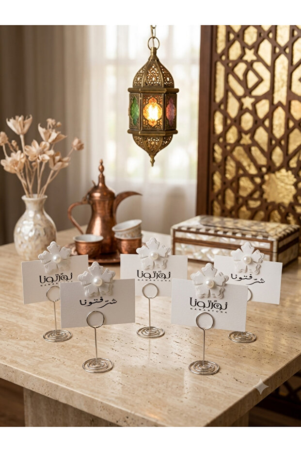 حامل كروت مع كرت ترحيبية منوعة ( 5 حبة)
