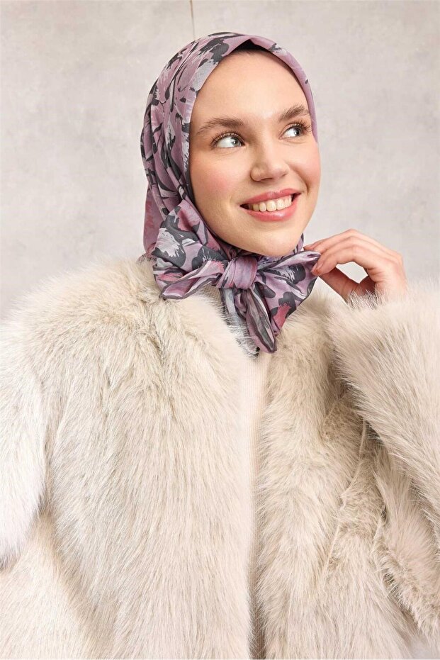 Cotton Polyester Scarf Dusty Pink Large Daisy Patterned Soft Textured Non-Slip 90X90