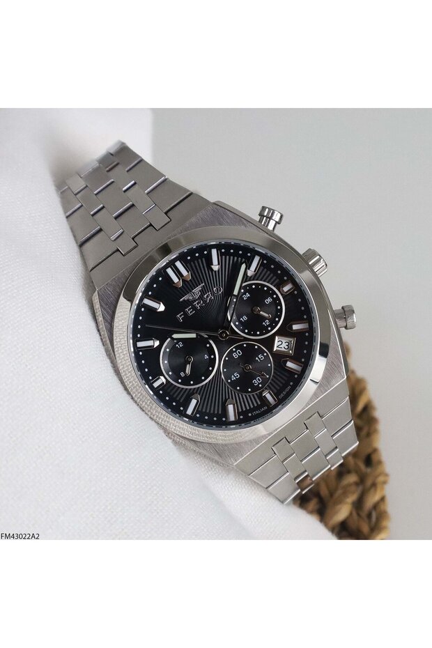Fm43022A2 Men's Wristwatch with Steel Strap