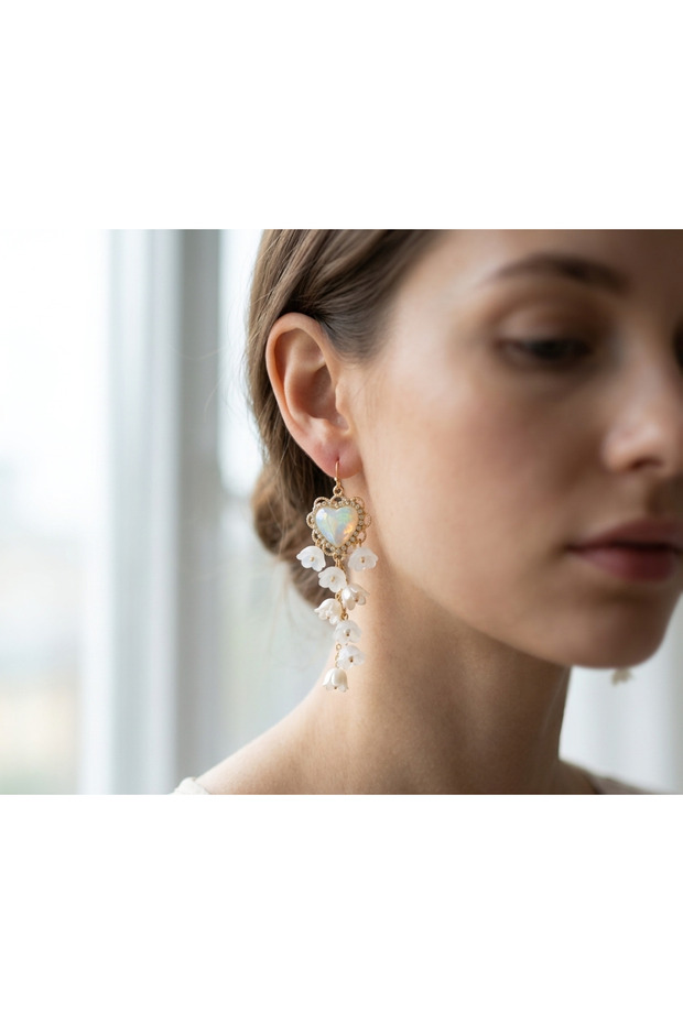 Women's Gold Color Heart Iridescent Stone Pearl Detailed Mugwort Flower Dangle Draped Evening Dress Earring Set