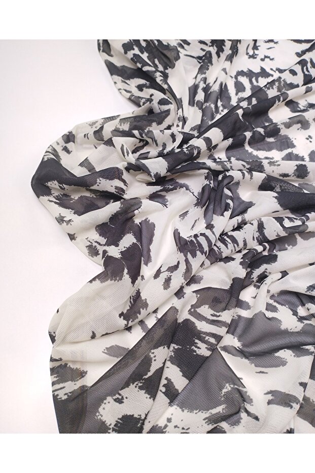 Black and White Patterned Flexible Mesh Fabric, Thin and Soft for Dresses & Blouses 140X260Cm