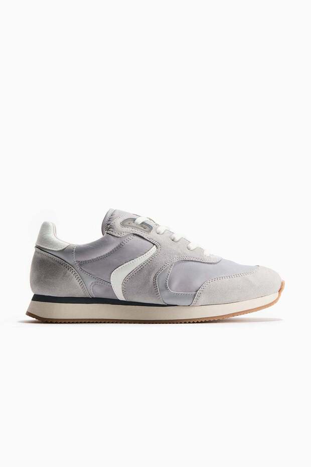 Retro sneakers