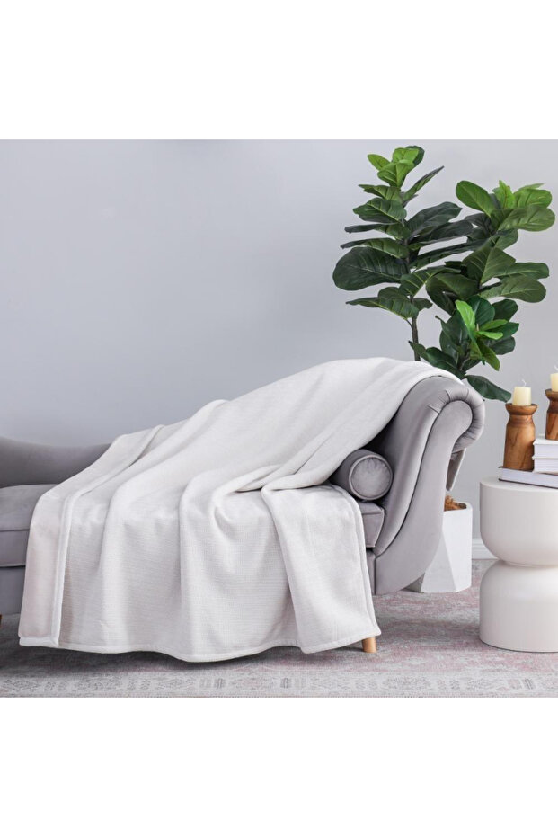 بطانيات كنيت - أبيض ناصع (Pure White).