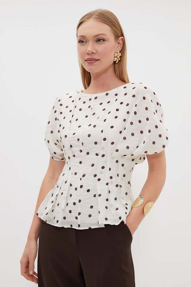 Polka Dot Pleated Low Sleeve Blouse