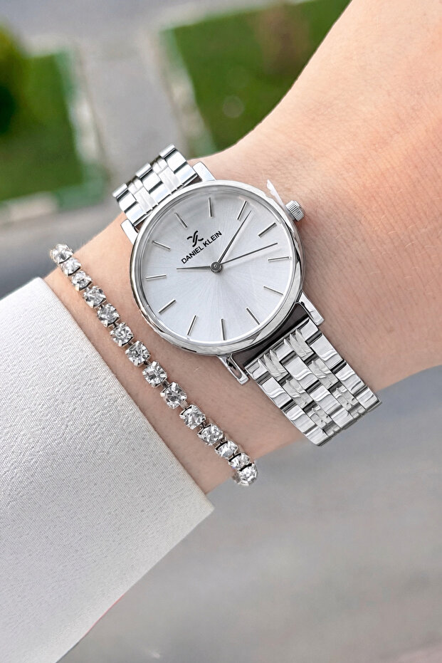 Silver Color 30 mm Women's Wristwatch and Bracelet with Gift Packaging