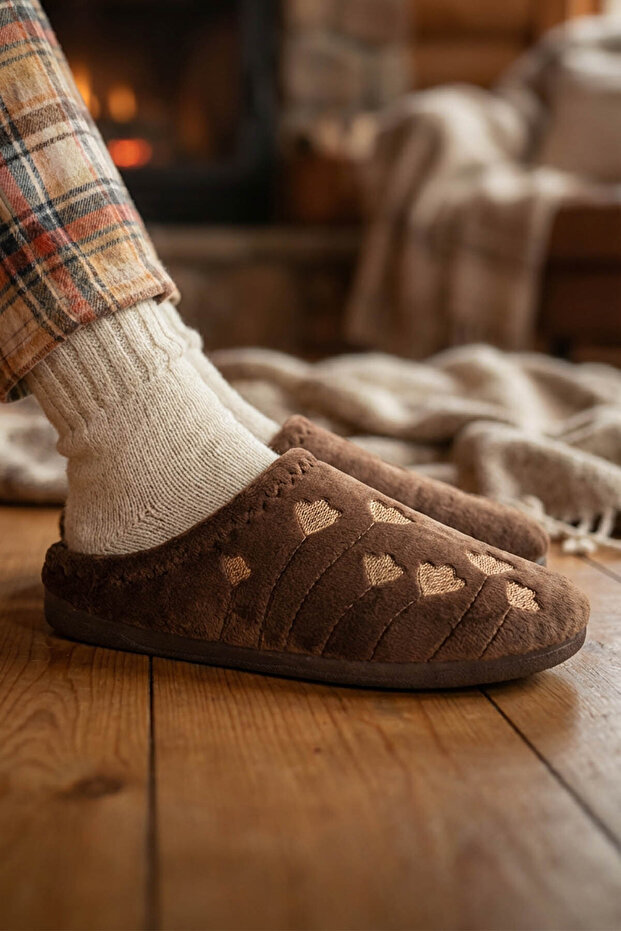 Women's Winter Pu Comfortable Sole Embroidered Design Home Garden Slippers