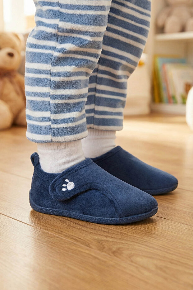 Winter Boys' Comfortable Sole Velcro Adjustable Home School Nursery Slippers Shoes