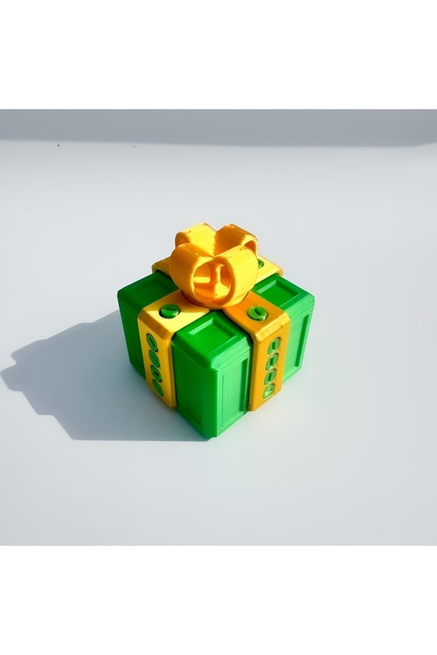 6x6x4.5cm Green Yellow Prank Annoying Gift Box with Screws 3D Printed Very Annoyingly Funny Fidget P
