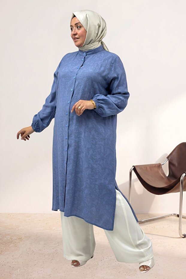 68066 Plus Size Side Slit Buttoned Jacquard Strawberry Tunic - Indigo