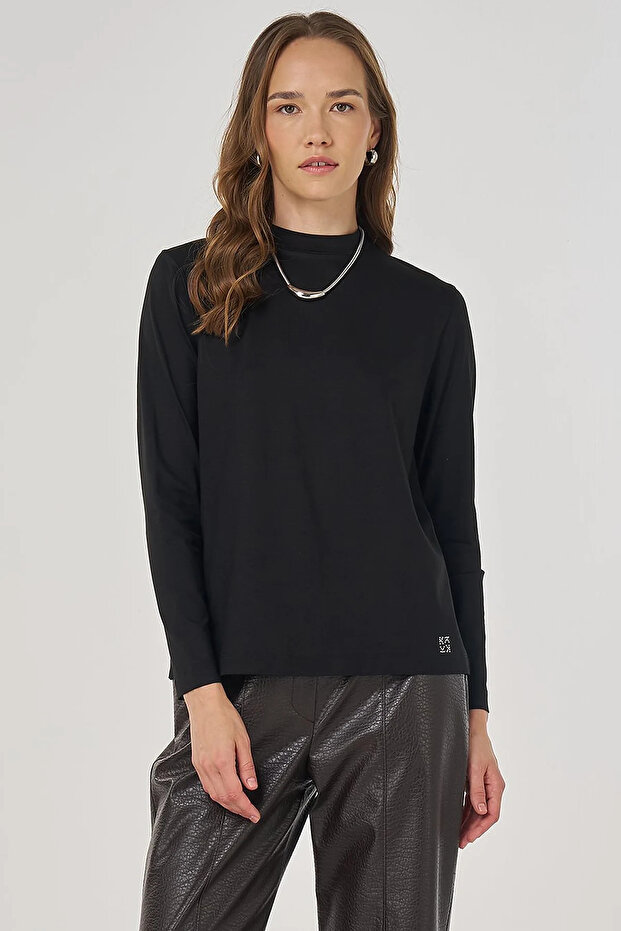 Zero Neckline Basic Viscose Blouse Black