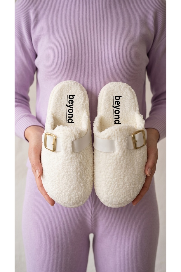 Women's Ecru Fluffy Furry House Slippers 3 cm Byndskl03