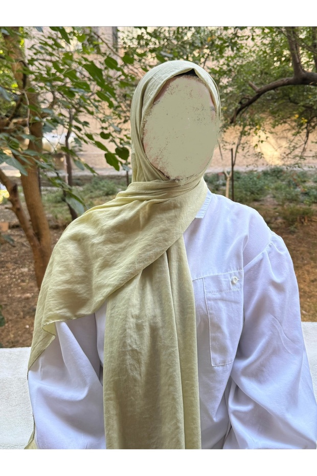 شال قطني للحجاب بلون أصفر باستيل