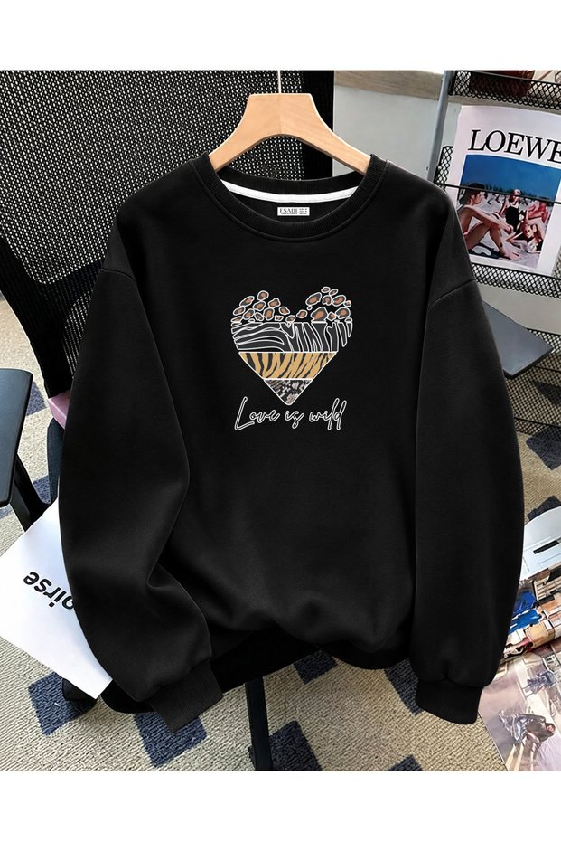 Women's Love Is Wild Graphic Comfortable Fit Crew Neck Black Sweatshirt