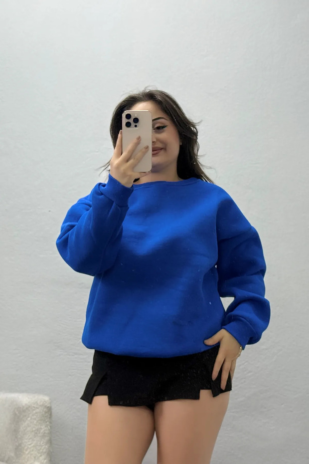 سترة نسائية بياقة دائرية وثلاث خيوط