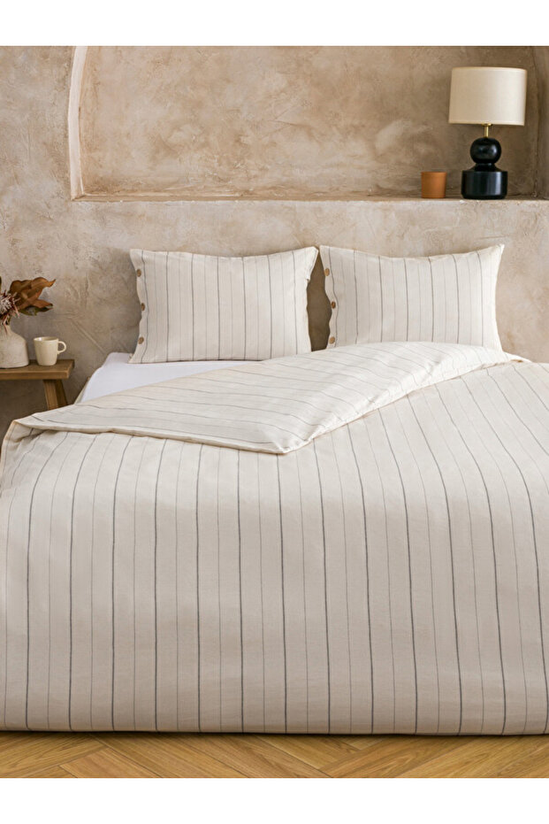 Esvab • Modern & Distinctive Striped Double Duvet Cover Set