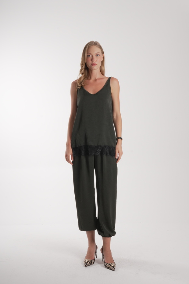 Women's V-Neck Guipure Detail Set