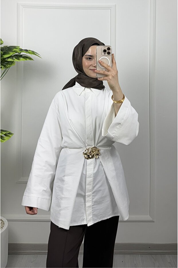 4424 Stylish Shirt with Accessory Tie Detail
